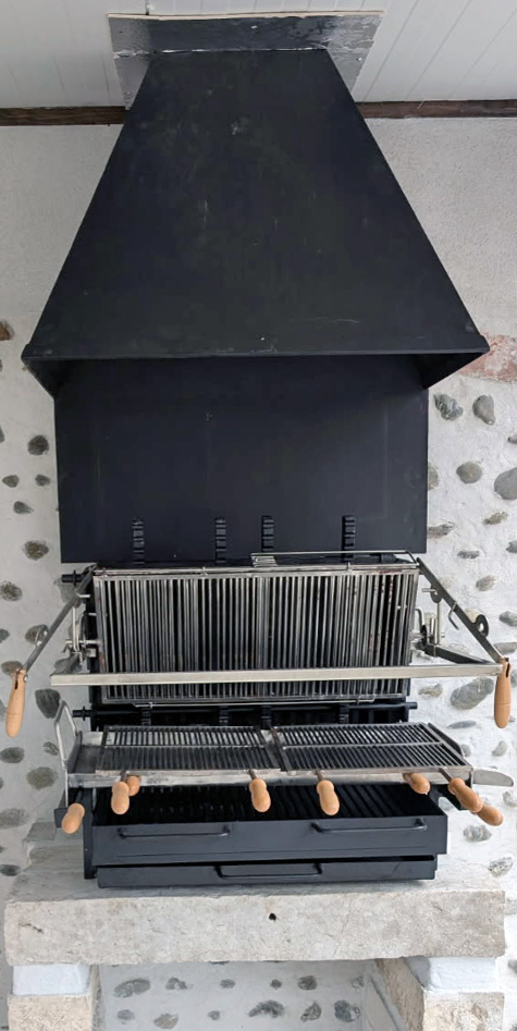 barbecue horizontal vertical avec hotte
